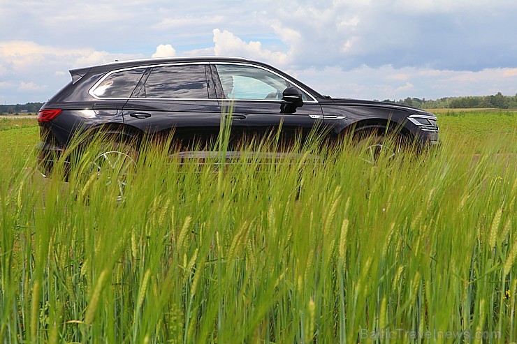 Travelnews.lv ar jauno «Volkswagen Touareg» apceļo Rūjienas novadu 228025