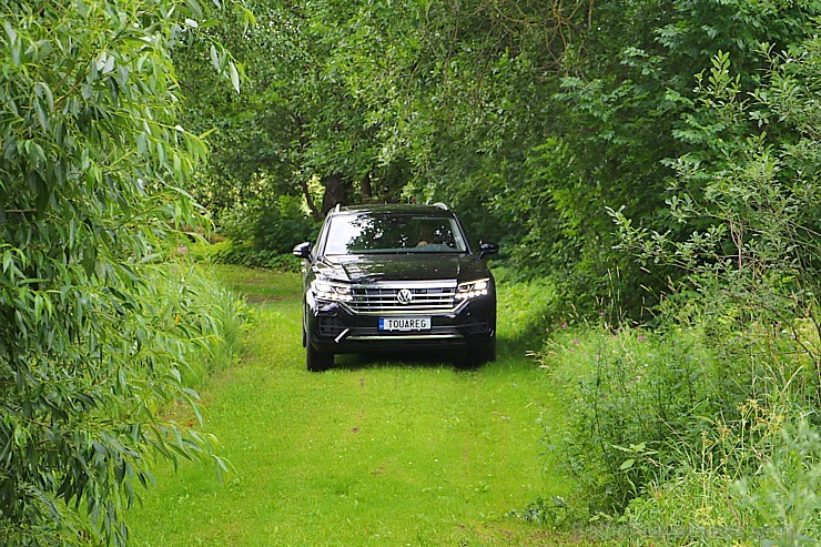 Travelnews.lv ar jauno «Volkswagen Touareg» apceļo Rūjienas novadu 228028