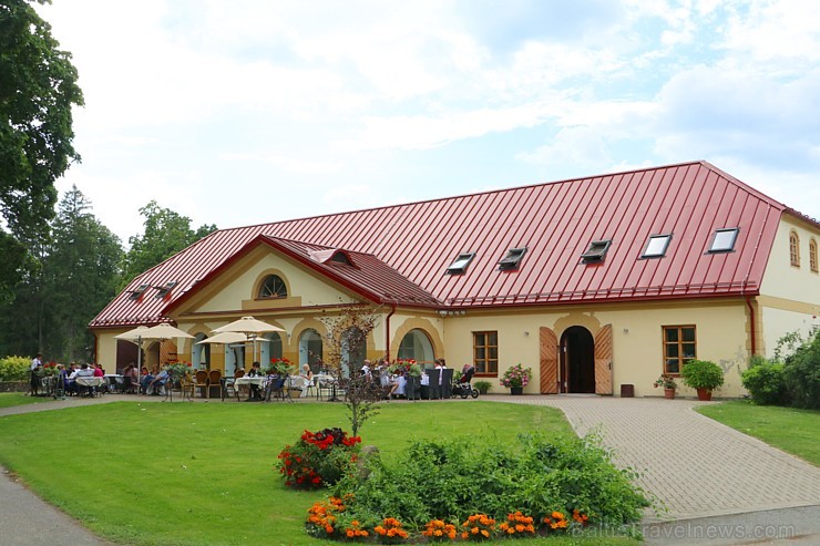 Īsi pirms atklāšanas Travelnews.lv 14.07.2018 apciemo Dikļu pils muzikālo un gastronomisko baudījumu «Sajūtu festivāls» Īsi pirms atklāšanas Travelnews.lv 14.07.2018 apciemo Dikļu pils muzikālo un gastronomisko baudījumu «Sajūtu festivāls» 228129
