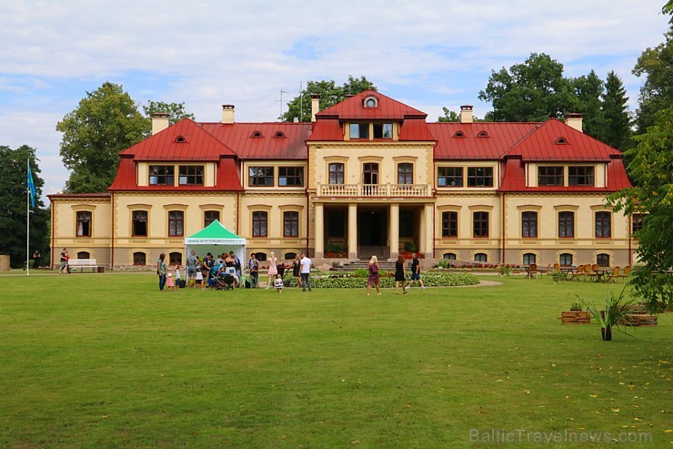 Īsi pirms atklāšanas Travelnews.lv 14.07.2018 apciemo Dikļu pils muzikālo un gastronomisko baudījumu «Sajūtu festivāls» 228140