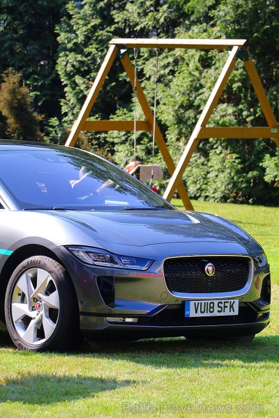 Pārdaugavas viesnīca «Radisson Blu Daugava Hotel» ar jauno pilnīgi elektrisko «Jaguar I-PACE» prezentē tiiko atklāto auto uzlādes staciju Pārdaugavas viesnīca «Radisson Blu Daugava Hotel» ar jauno pilnīgi elektrisko «Jaguar I-PACE» prezentē tiiko atklāto auto uzlādes staciju 228673