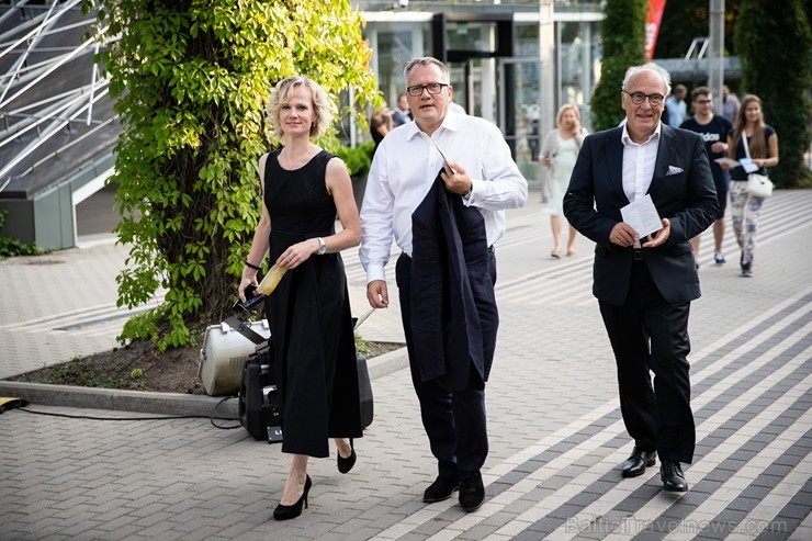Ar krāšņu koncertu «Dzimuši Latvijā» atklāts 4. Jūrmalas Festivāls 228785