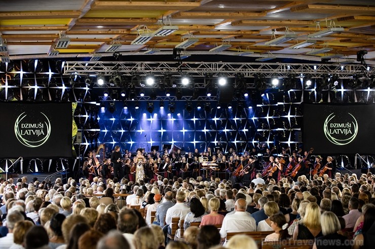 Ar krāšņu koncertu «Dzimuši Latvijā» atklāts 4. Jūrmalas Festivāls 228787