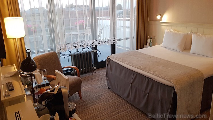 Travelnews.lv ar jauno Audi A6 iepazīst 5 zvaigžņu viesnīcas «Promenade Hotel Liepaja» viesmīlību Travelnews.lv ar jauno Audi A6 iepazīst 5 zvaigžņu viesnīcas «Promenade Hotel Liepaja» viesmīlību 229032