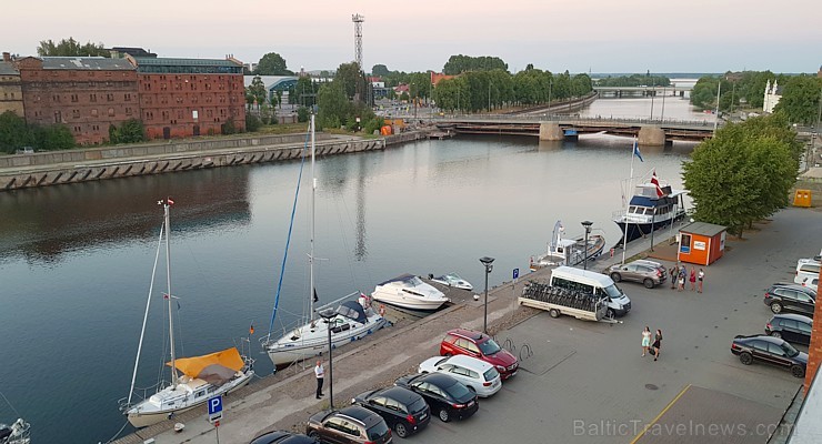 Travelnews.lv ar jauno Audi A6 iepazīst 5 zvaigžņu viesnīcas «Promenade Hotel Liepaja» viesmīlību Travelnews.lv ar jauno Audi A6 iepazīst 5 zvaigžņu viesnīcas «Promenade Hotel Liepaja» viesmīlību 229049