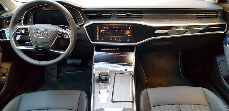 Travelnews.lv ar jauno Audi A6 apceļo vēju pilsētu Liepāju 229239