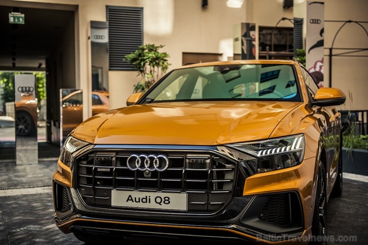 Latvijā prezentē daudzpusīgo Audi Q8 229475