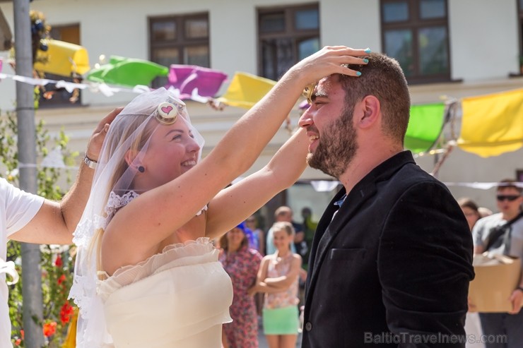Nosvinēti Sabiles Vīna svētki 229569