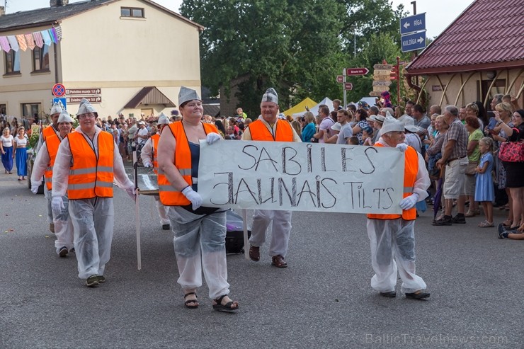 Nosvinēti Sabiles Vīna svētki 229588