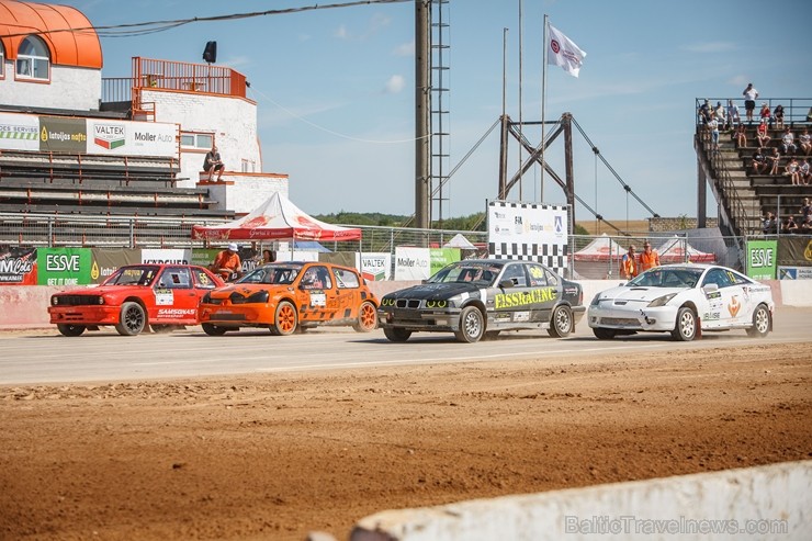Bauskas dubļos notiek Latvijas rallijkrosa 4.posms 229995