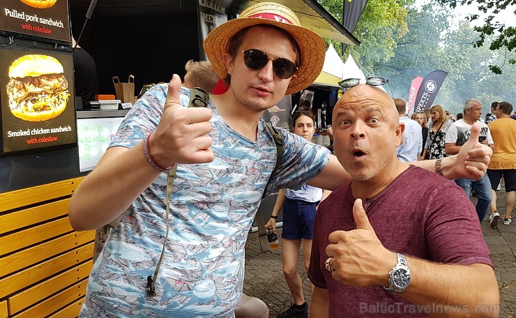 Otrais «Rīgas Burgeru Festivāls 2018» 4.08.2018 noskaidroja ātrāko ēdāju un labāko burgeru 230235