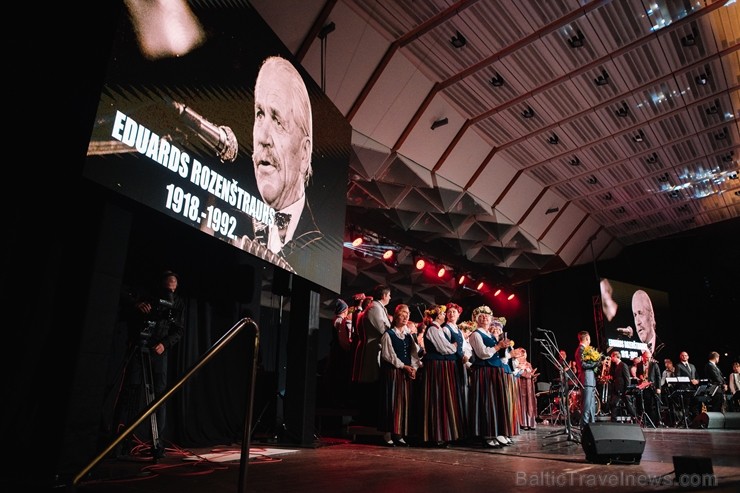 Vērienīgā dižkoncertā Jūrmalā nosvinēta Rozenštrauha jubileja 230886