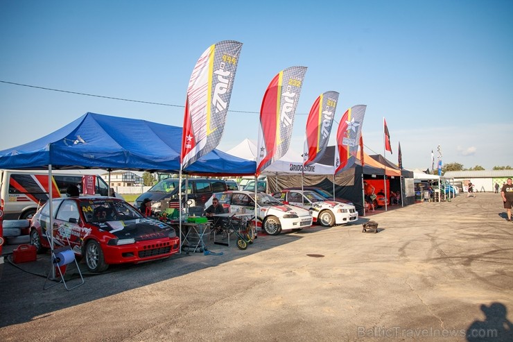 Aizraujoši aizvada Latvijas rallijkrosa piekto posmu 230949
