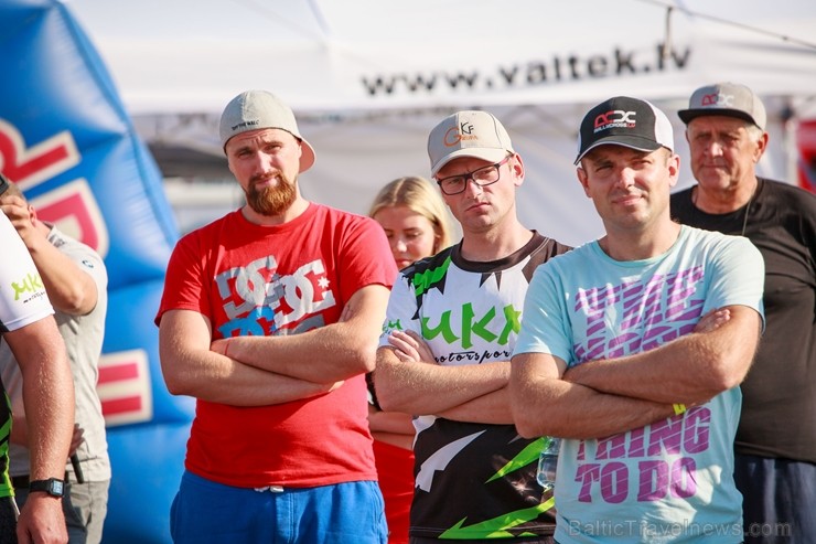 Aizraujoši aizvada Latvijas rallijkrosa piekto posmu 230954