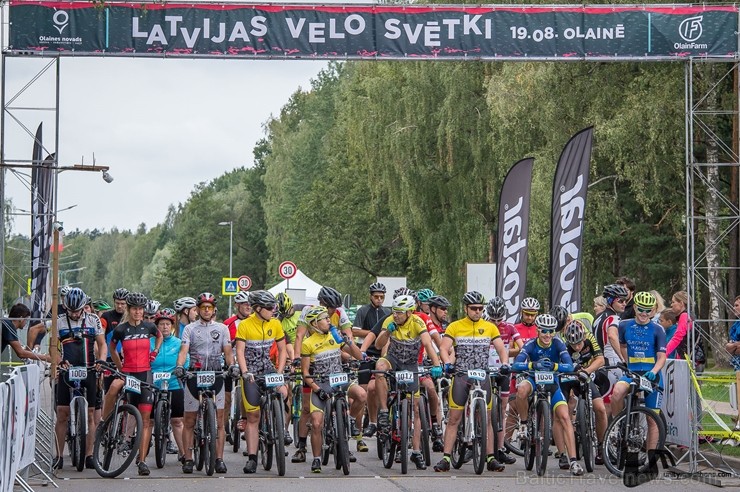 Olainē krāšņi norisinās jau ceturtie Latvijas Velo svētki 231035