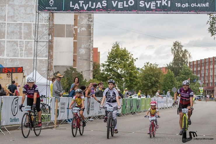 Olainē krāšņi norisinās jau ceturtie Latvijas Velo svētki 231052