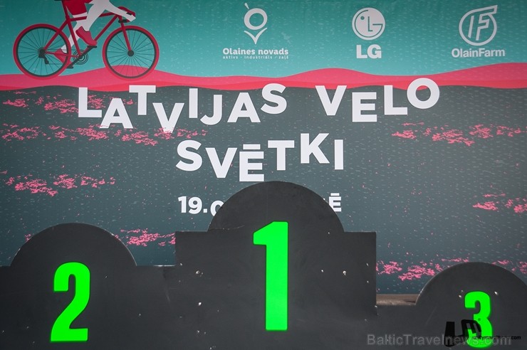 Olainē krāšņi norisinās jau ceturtie Latvijas Velo svētki 231055