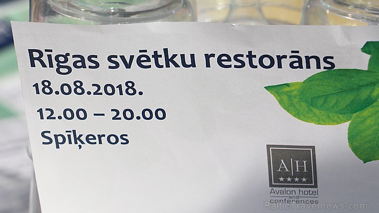 Rīdzinieki un galvaspilsētas viesi 18.08.2018 Spīķeros ar lielu baudu apmeklēja «Rīgas svētku restorāns» pasākumu 231076