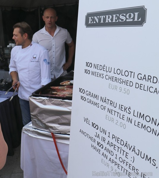 Rīdzinieki un galvaspilsētas viesi 18.08.2018 Spīķeros ar lielu baudu apmeklēja «Rīgas svētku restorāns» pasākumu. Restorāns «Entresol» Rīdzinieki un galvaspilsētas viesi 18.08.2018 Spīķeros ar lielu baudu apmeklēja «Rīgas svētku restorāns» pasākumu. Restorāns «Entresol» 231089