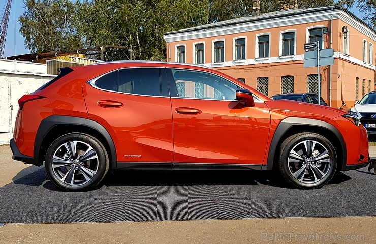 Travelnews.lv iepazīst jauno «Lexus UX250h» brokastīs 231904
