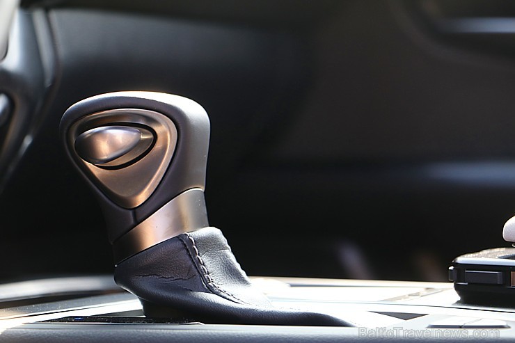 Travelnews.lv iepazīst jauno «Lexus UX250h» brokastīs 231908
