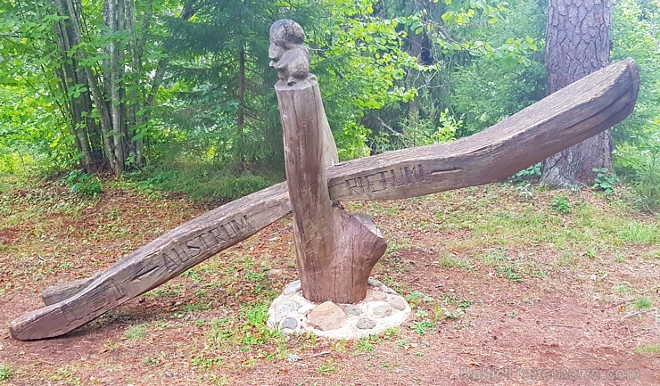 Skaiņaiskalns pie Mazsalacas piesaista daudzu ceļotāju interesi. Fotogaleriju atbalsta: izdevīgo cenu auto noma «Rental park» (bildēts ar Samsung Gala Skaiņaiskalns pie Mazsalacas piesaista daudzu ceļotāju interesi. Fotogaleriju atbalsta: izdevīgo cenu auto noma «Rental park» (bildēts ar Samsung Gala 232102