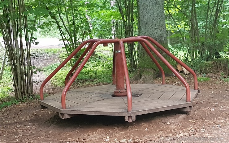 Skaiņaiskalns pie Mazsalacas piesaista daudzu ceļotāju interesi. Fotogaleriju atbalsta: izdevīgo cenu auto noma «Rental park» (bildēts ar Samsung Gala Skaiņaiskalns pie Mazsalacas piesaista daudzu ceļotāju interesi. Fotogaleriju atbalsta: izdevīgo cenu auto noma «Rental park» (bildēts ar Samsung Gala 232151