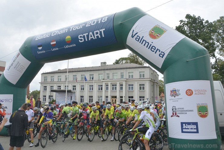 Valmierā  startēja “Baltic Chain tour” velobrauciens. 232537
