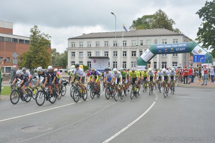 Valmierā  startēja “Baltic Chain tour” velobrauciens. 232538