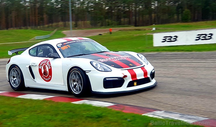 Travelnews.lv 5.09.2018 dodas sacīkšu trasē 333 ar īstu sporta vāģi «Porsche Cayman GT4». Atbalsta: Amber Beverage Group Travelnews.lv 5.09.2018 dodas sacīkšu trasē 333 ar īstu sporta vāģi «Porsche Cayman GT4». Atbalsta: Amber Beverage Group 232756