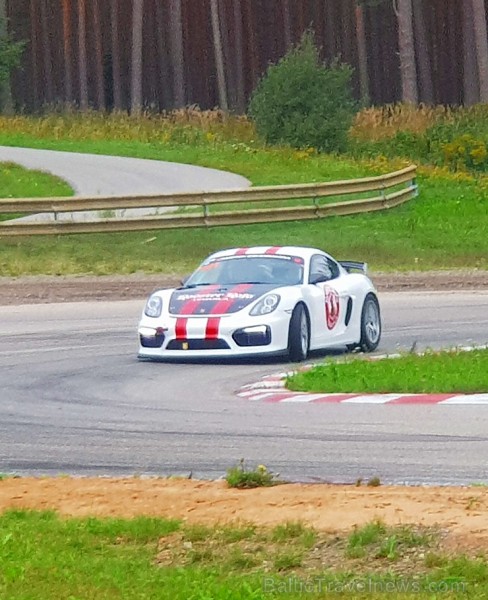Travelnews.lv 5.09.2018 dodas sacīkšu trasē 333 ar īstu sporta vāģi «Porsche Cayman GT4». Atbalsta: Amber Beverage Group Travelnews.lv 5.09.2018 dodas sacīkšu trasē 333 ar īstu sporta vāģi «Porsche Cayman GT4». Atbalsta: Amber Beverage Group 232763