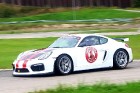 Travelnews.lv dodas sacīkšu trasē ar īstu sporta vāģi «Porsche Cayman GT4»