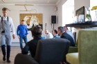 «Tēvu sapulcē» Rīgā satiekas Latvijā pazīstamas personības