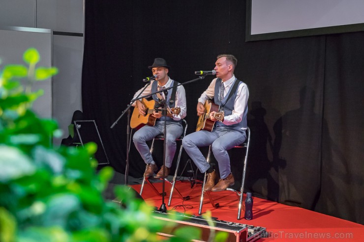 Latvijas 2018. gada pavārs ir Dinārs Zvidriņš un pavārzellis ir Anastasija Verbicka. Atbalsta: Riga Food 2018. Foto: Saltnpepper.lv Latvijas 2018. gada pavārs ir Dinārs Zvidriņš un pavārzellis ir Anastasija Verbicka. Atbalsta: Riga Food 2018. Foto: Saltnpepper.lv 233057
