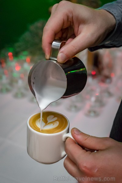 Latvijas 2018. gada pavārs ir Dinārs Zvidriņš un pavārzellis ir Anastasija Verbicka. Atbalsta: Riga Food 2018. Foto: Saltnpepper.lv Latvijas 2018. gada pavārs ir Dinārs Zvidriņš un pavārzellis ir Anastasija Verbicka. Atbalsta: Riga Food 2018. Foto: Saltnpepper.lv 233069