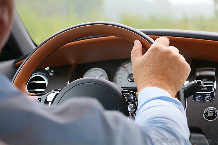 Travelnews.lv ar tūrisma uzņēmējiem un eleganto «Rolls Royce Wraith» apceļo baltu zemes 233136