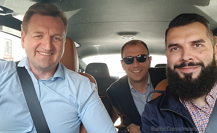 Travelnews.lv ar tūrisma uzņēmējiem un eleganto «Rolls Royce Wraith» apceļo baltu zemes 233324