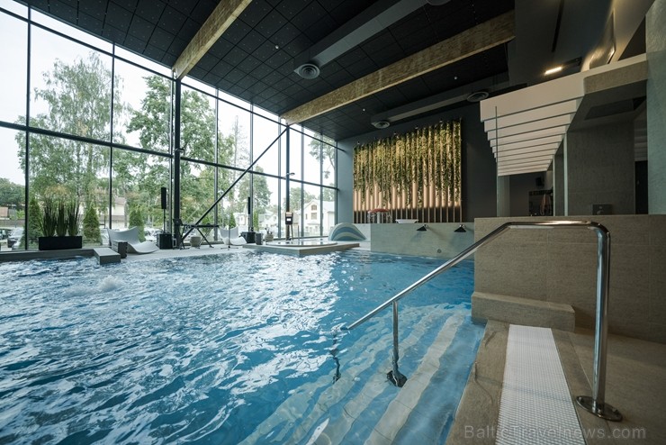 «Hotel Jūrmala Spa» pēc vērienīgas rekonstrukcijas vēris vaļā saunu un baseinu centru «Wellness Oasis». Foto: Mārcis Baltskars «Hotel Jūrmala Spa» pēc vērienīgas rekonstrukcijas vēris vaļā saunu un baseinu centru «Wellness Oasis». Foto: Mārcis Baltskars 233761