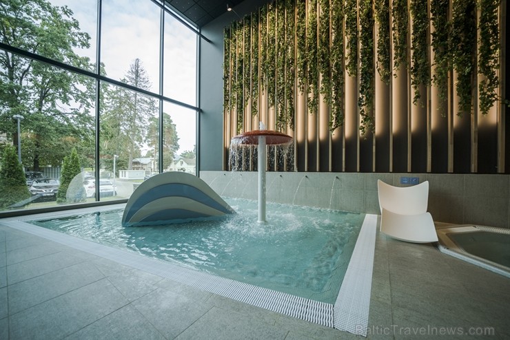 «Hotel Jūrmala Spa» pēc vērienīgas rekonstrukcijas vēris vaļā saunu un baseinu centru «Wellness Oasis». Foto: Mārcis Baltskars «Hotel Jūrmala Spa» pēc vērienīgas rekonstrukcijas vēris vaļā saunu un baseinu centru «Wellness Oasis». Foto: Mārcis Baltskars 233762