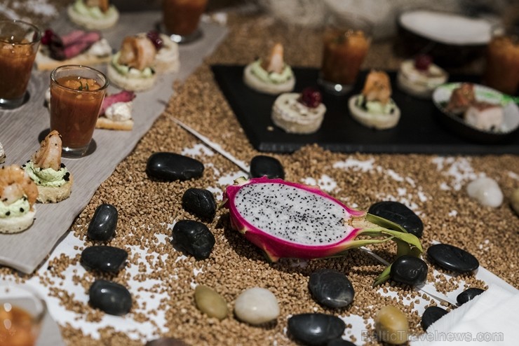 «Hotel Jūrmala Spa» pēc vērienīgas rekonstrukcijas vēris vaļā saunu un baseinu centru «Wellness Oasis». Foto: Mārcis Baltskars «Hotel Jūrmala Spa» pēc vērienīgas rekonstrukcijas vēris vaļā saunu un baseinu centru «Wellness Oasis». Foto: Mārcis Baltskars 233777