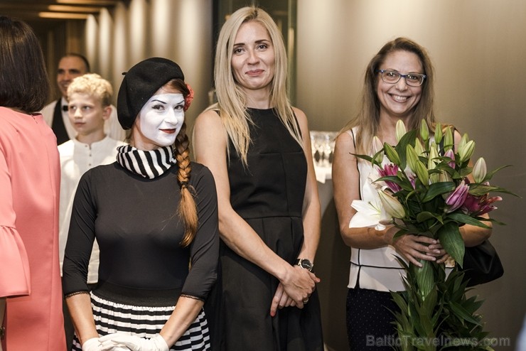 «Hotel Jūrmala Spa» pēc vērienīgas rekonstrukcijas vēris vaļā saunu un baseinu centru «Wellness Oasis». Foto: Mārcis Baltskars «Hotel Jūrmala Spa» pēc vērienīgas rekonstrukcijas vēris vaļā saunu un baseinu centru «Wellness Oasis». Foto: Mārcis Baltskars 233787
