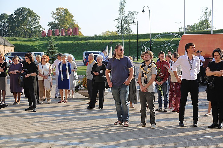 Daugavpils Marka Rotko mākslas centra Marka Rotko 115 gadu jubilejas svinības un jaunās izstāžu sezonas atklāšana Daugavpils Marka Rotko mākslas centra Marka Rotko 115 gadu jubilejas svinības un jaunās izstāžu sezonas atklāšana 233876