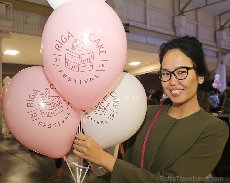Rīgas konditori 30.09.2018 priecē pilsētas kārumniekus ar «Rīga Cake Festival 2018». Fotogaleriju atbalsta: Mamma Pasta Rīgas konditori 30.09.2018 priecē pilsētas kārumniekus ar «Rīga Cake Festival 2018». Fotogaleriju atbalsta: Mamma Pasta 233955