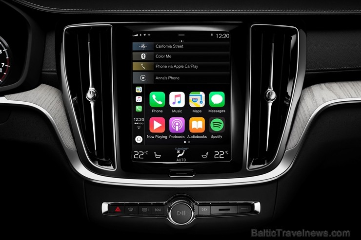 Jaunais Volvo V60 Cross Country ļauj zviedru ģimenes universālim doties bezceļos 234002