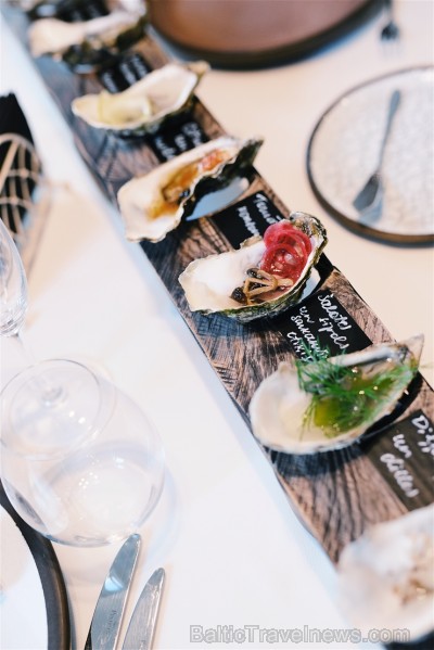 Restorāns «Petrus» aicina uz gardāko austeru degustāciju 11.oktobrī, kur būs iespējams baudīt 10 svaigas austeres ar dažādiem pildījumiem Restorāns «Petrus» aicina uz gardāko austeru degustāciju 11.oktobrī, kur būs iespējams baudīt 10 svaigas austeres ar dažādiem pildījumiem 234335