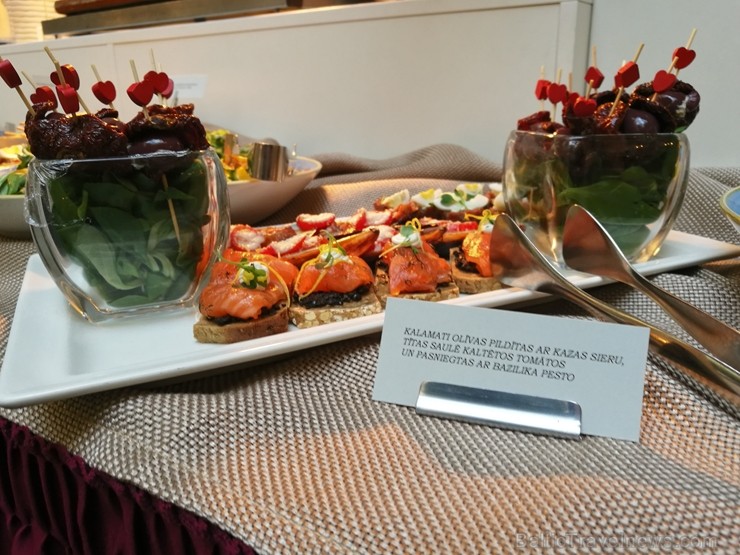 Tūroperators «Tez Tour Latvia» 5 zvaigžņu viesnīcā «Grand Palace Hotel» prezentē Kataloniju kā iekārojamu ceļojumu galamērķi visos gadalaikos Tūroperators «Tez Tour Latvia» 5 zvaigžņu viesnīcā «Grand Palace Hotel» prezentē Kataloniju kā iekārojamu ceļojumu galamērķi visos gadalaikos 234558