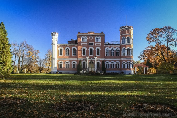 Bīriņu Pils parks ir brīnišķīga vieta zelta rudens baudīšanai 235568