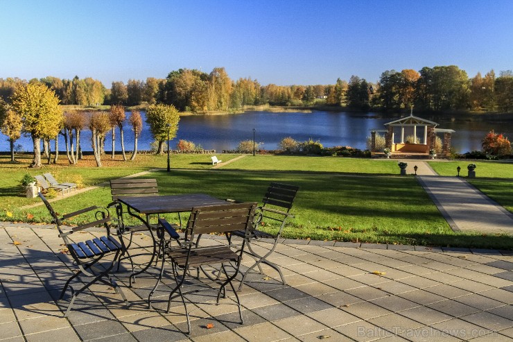 Bīriņu Pils parks ir brīnišķīga vieta zelta rudens baudīšanai 235570