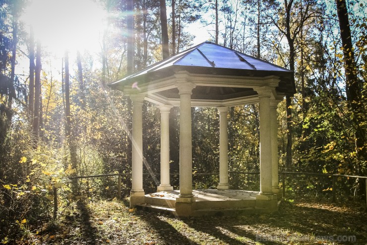 Bīriņu Pils parks ir brīnišķīga vieta zelta rudens baudīšanai 235578