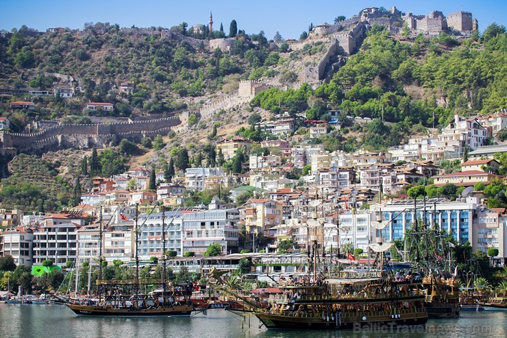Travelnews.lv dodas izbraucienā ar izklaides kuģīti pa Alānijas piekrasti. Sadarbībā ar Turkish Airlines Travelnews.lv dodas izbraucienā ar izklaides kuģīti pa Alānijas piekrasti. Sadarbībā ar Turkish Airlines 235891